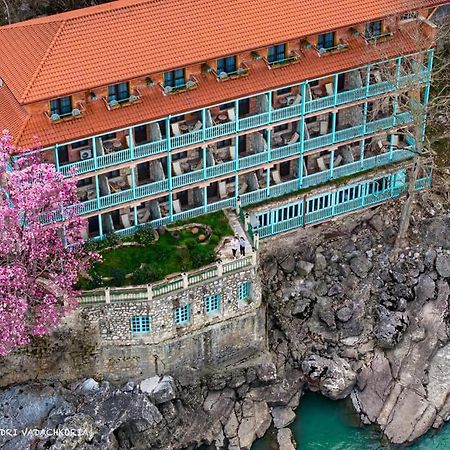 Hotel Magnolia In The City Centre Kutaisi Ngoại thất bức ảnh