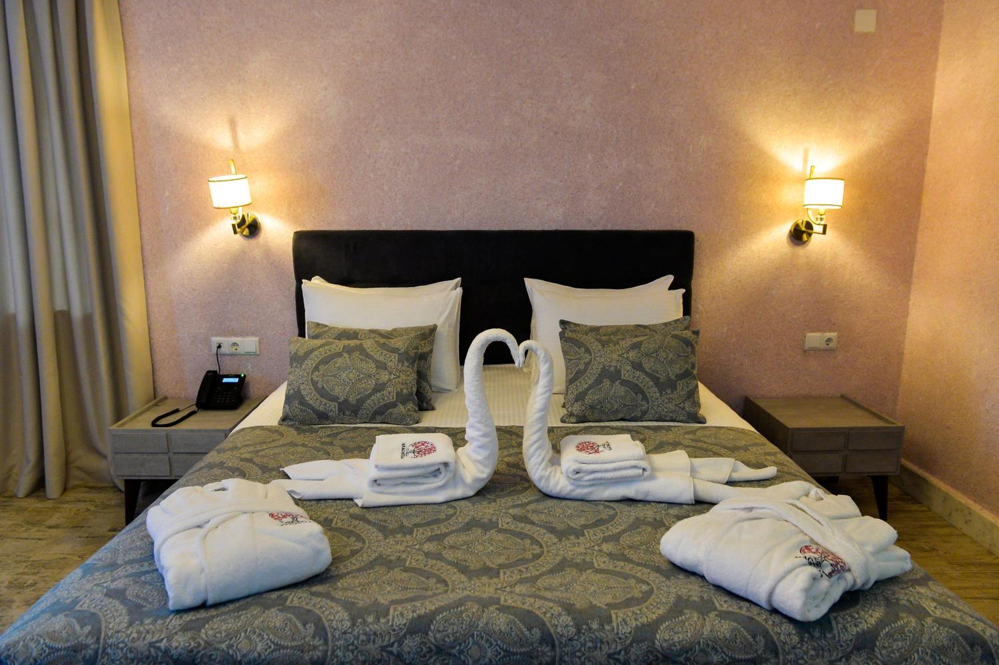 Hotel Magnolia In The City Centre Kutaisi Ngoại thất bức ảnh