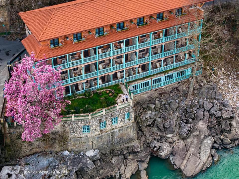 Hotel Magnolia In The City Centre Kutaisi Ngoại thất bức ảnh