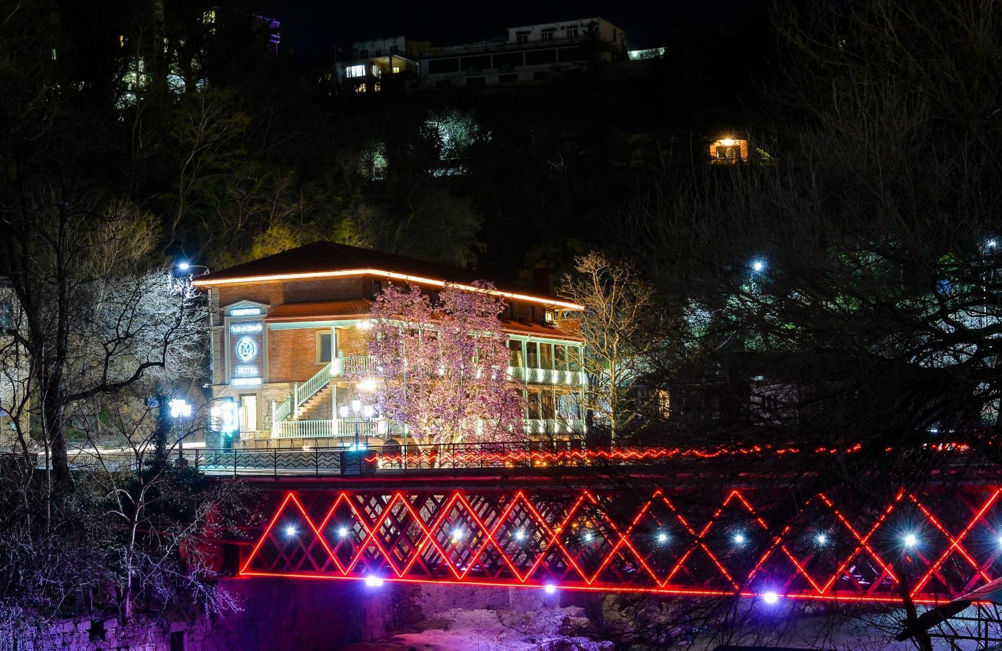 Hotel Magnolia In The City Centre Kutaisi Ngoại thất bức ảnh